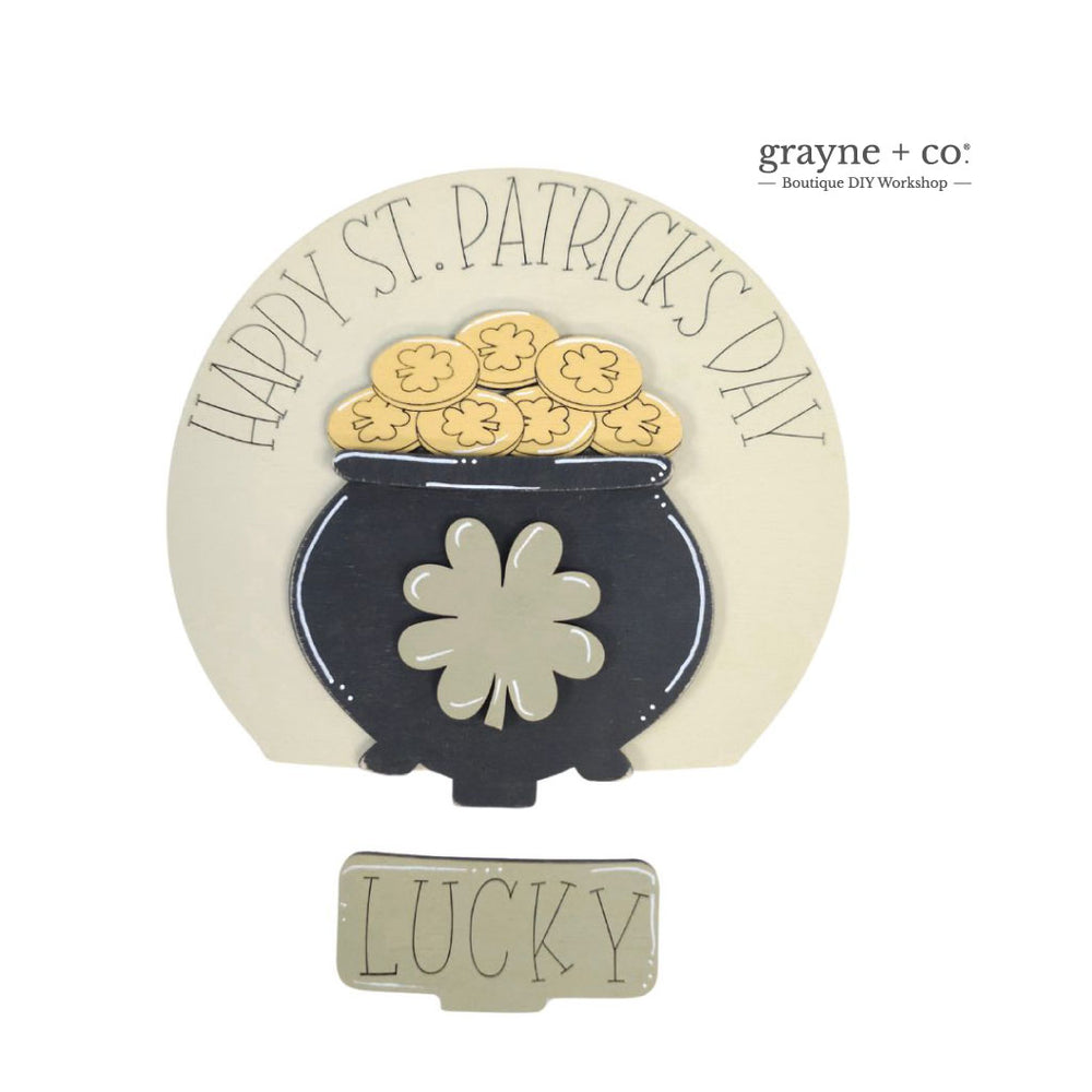 
                
                    Load image into Gallery viewer, INTERCHANGEABLE Snow Globe DIY Kit - Happy St. Patrick&amp;#39;s Day Theme
                
            
