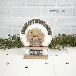 
                
                    Load image into Gallery viewer, INTERCHANGEABLE Snow Globe DIY Kit - Sunflower Theme
                
            